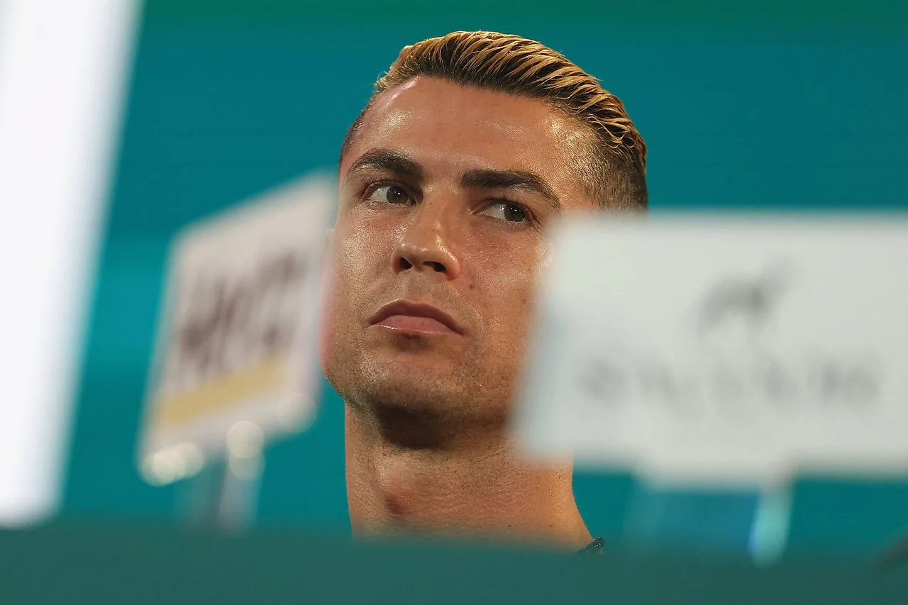 Truyền thông Bồ Đào Nha: Lời nói và việc làm của Cristiano Ronaldo không nhất quán Một tuần trước, anh ấy nói rằng không chơi cho Bồ Đào Nha cũng không sao.