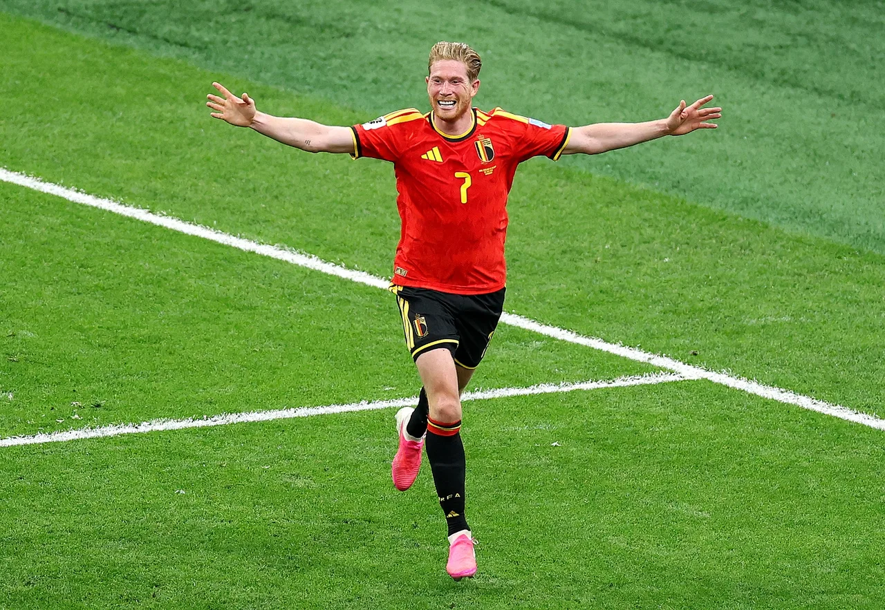 De Bruyne: Lối đá của Van Bommel phù hợp với tôi hơn, Bỉ giờ chú trọng tấn công hơn