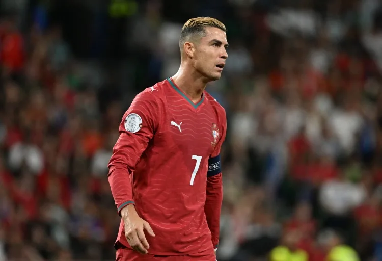 Dugarry: Cái tôi của Cristiano Ronaldo đang ăn mòn anh ấy, lẽ ra anh ấy có thể rời trận đấu với thành tích bay bổng, nhưng giờ tất cả đã hỏng bét